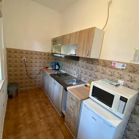 Apartment Leko With Pool - 10minute Walk