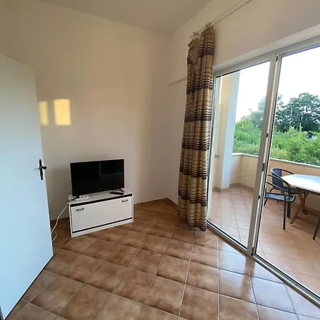 Apartment Leko With Pool - 10minute Walk *